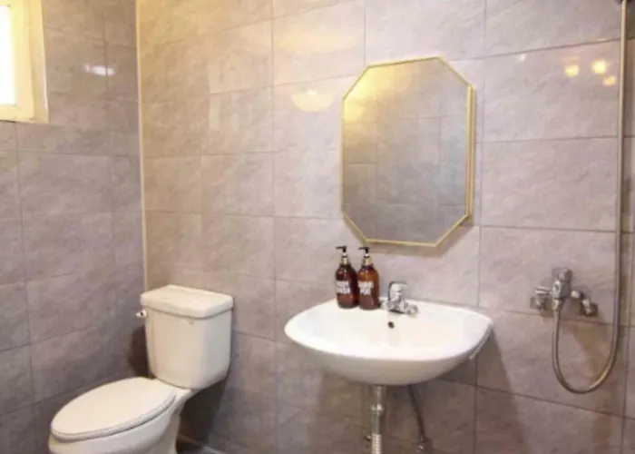 Y Apartment *